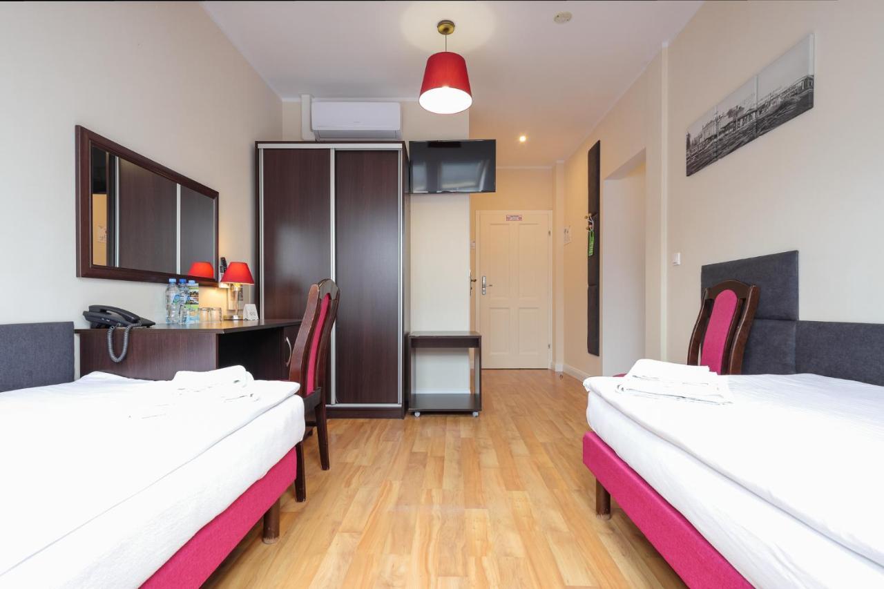 Dworek Rozany Hotel & Restauracja Namysłów Εξωτερικό φωτογραφία