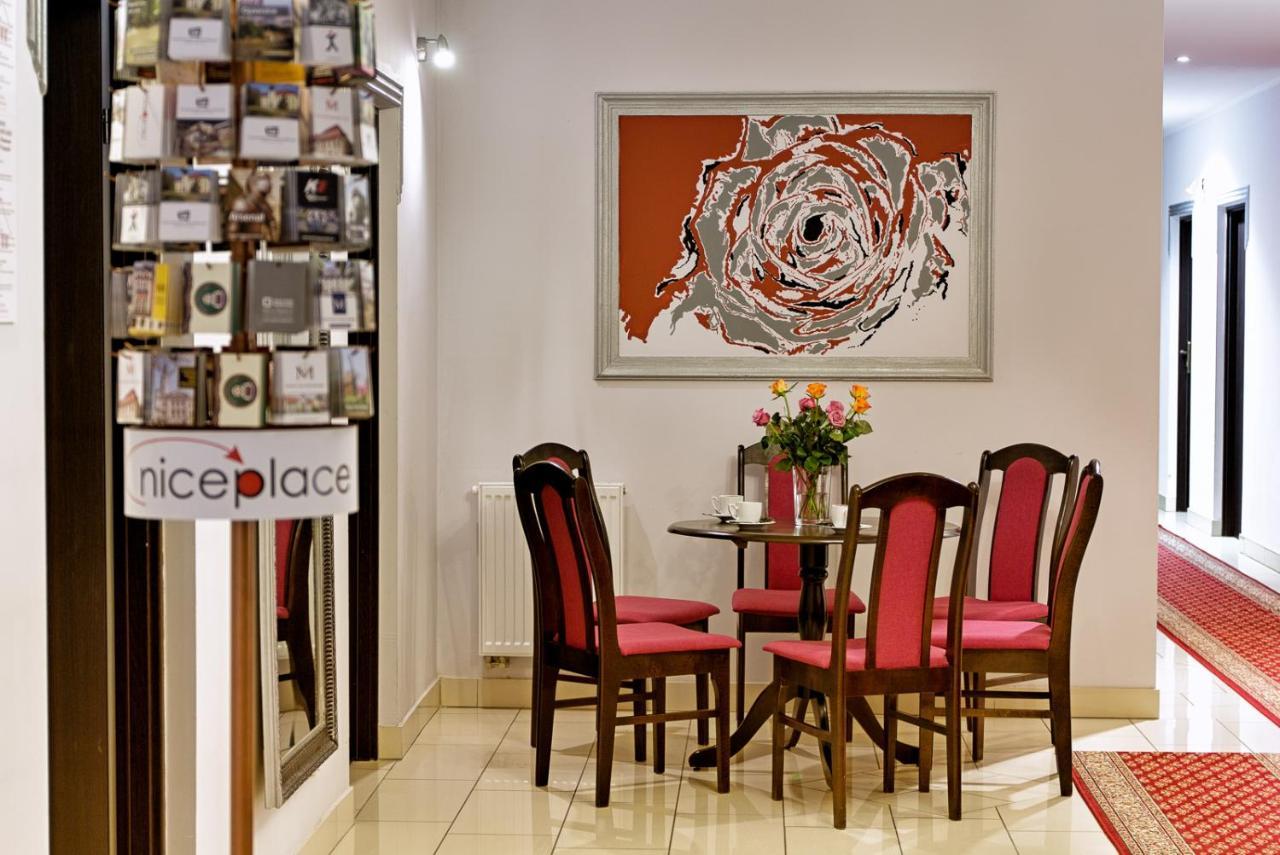 Dworek Rozany Hotel & Restauracja Namysłów Εξωτερικό φωτογραφία